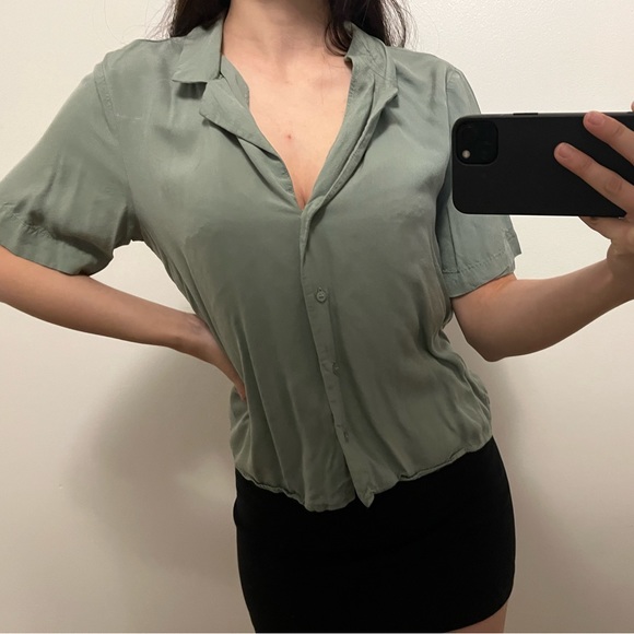 Green blouse - Picture 1 of 3